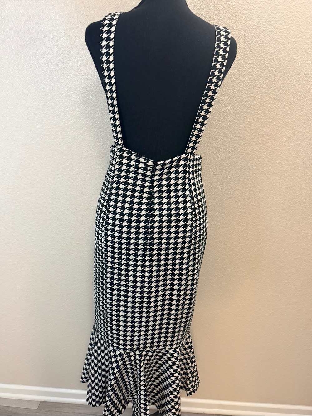 SHEIN Black and White Houndstooth Suspender Skirt - Picture 8 of 10